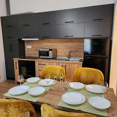 Sweet 21 Тирана