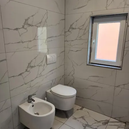 Sweet 21 Тирана